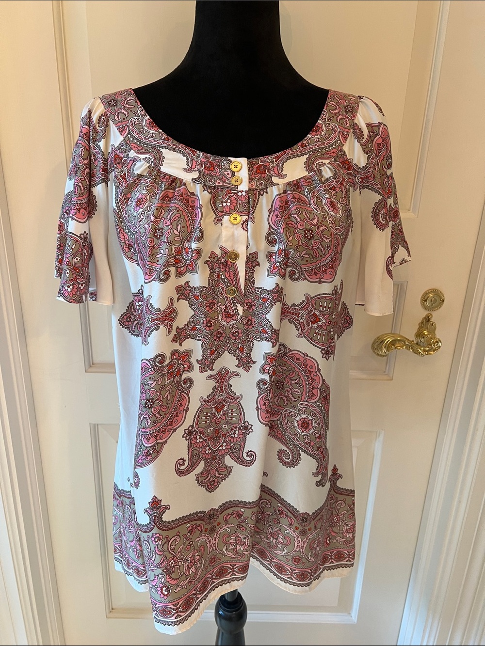 Women's Pink Paisley Scoop Neck Button Front Top